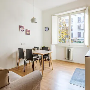 Spacious & Comfortable In Duomo By Easylife Apartment