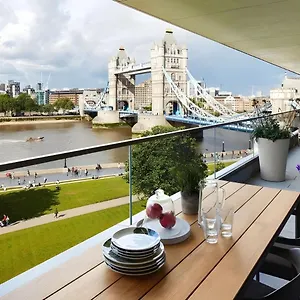 3 Million Pound Luxury Large Tower Bridge Direct Views Sleeps 6 , London United Kingdom